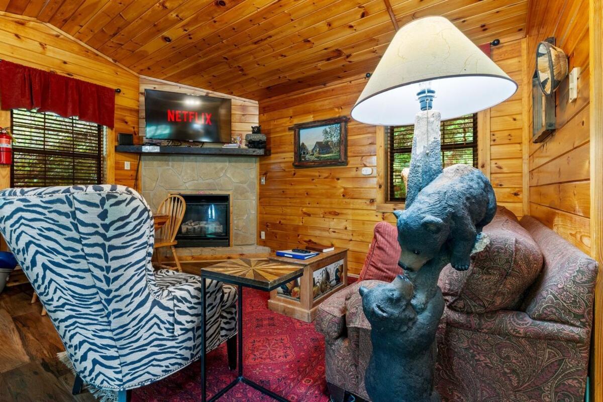 Cabin 5 Studio Cabin With Hot Tub, Water View And Fire Pit سيفيرفيل المظهر الخارجي الصورة